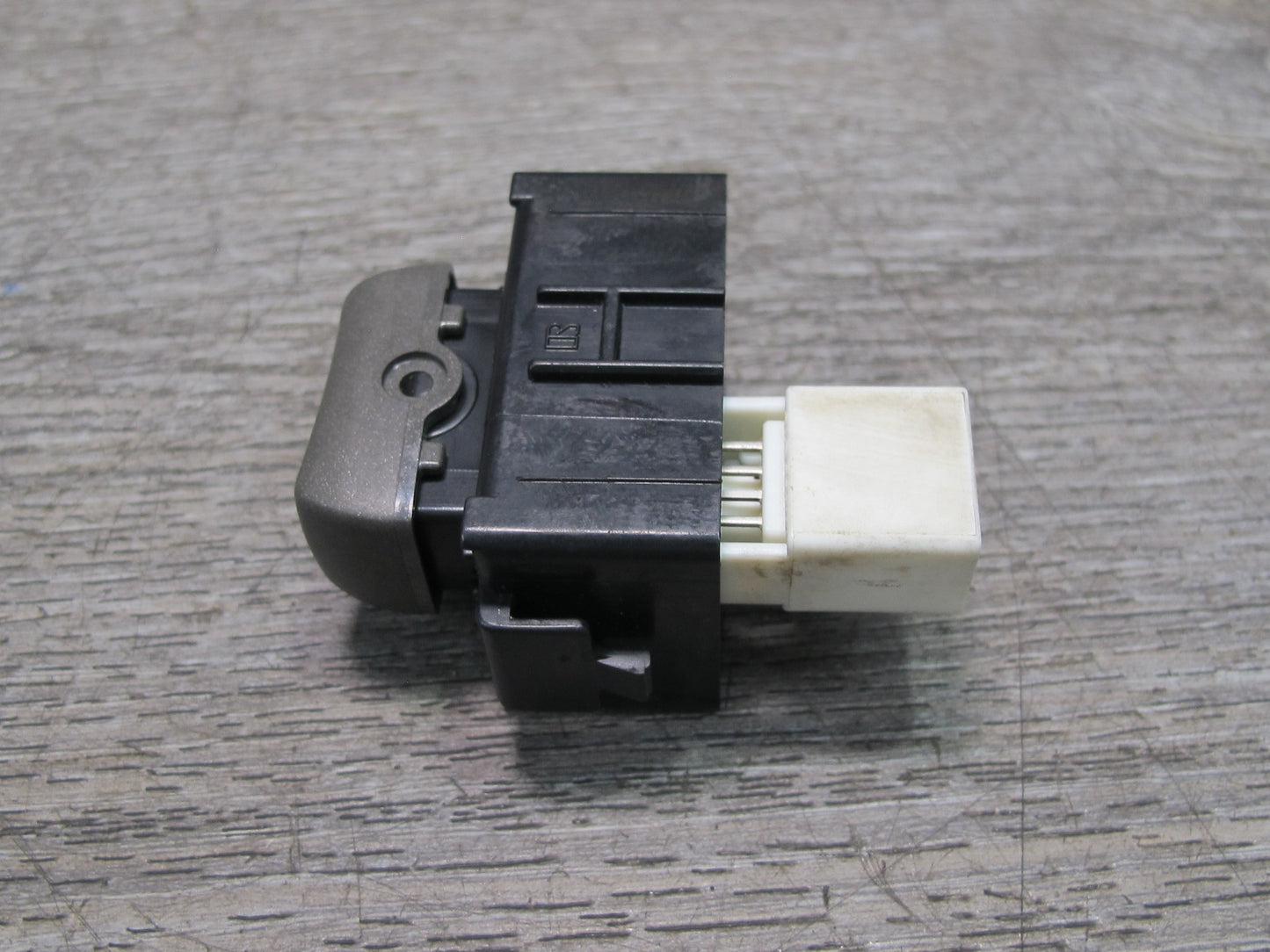 01-06 Lexus UCF30L LS430 Front Right Passenger Door Lock Switch OEM