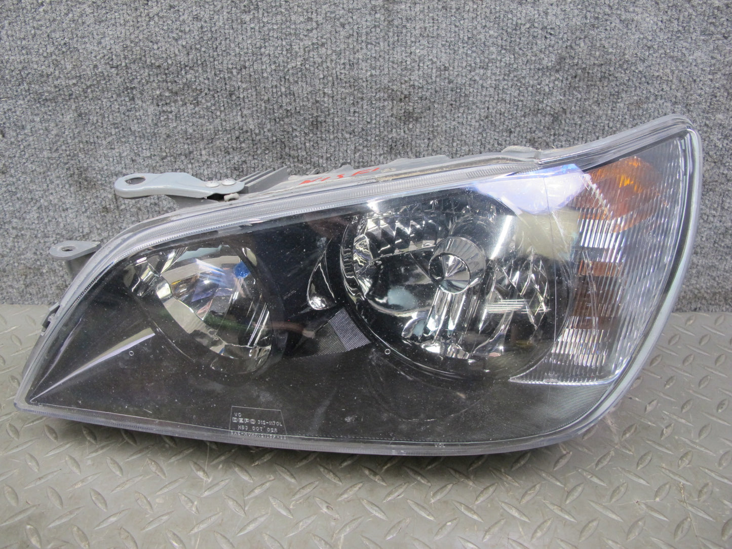 01-03 Lexus JCE10L IS300 Front Left & Right Xenon HID Headlight Lamp Set Depo