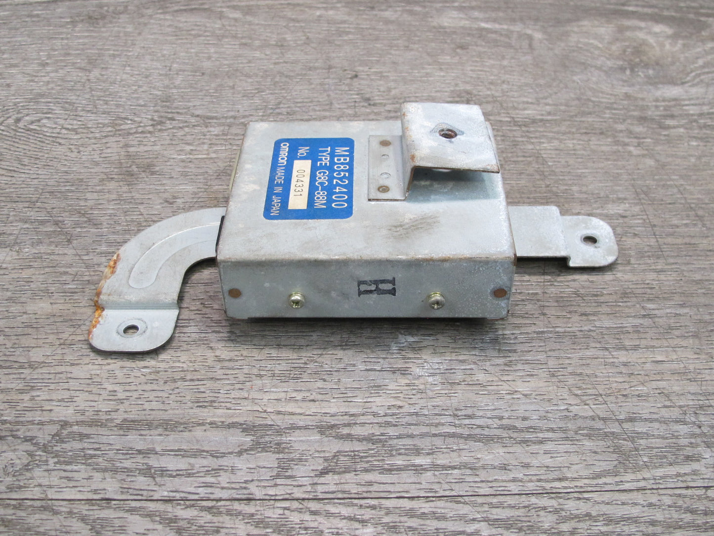91-96 Mitsubishi 3000GT Active Aero Spoiler Control Module MB852400 OEM