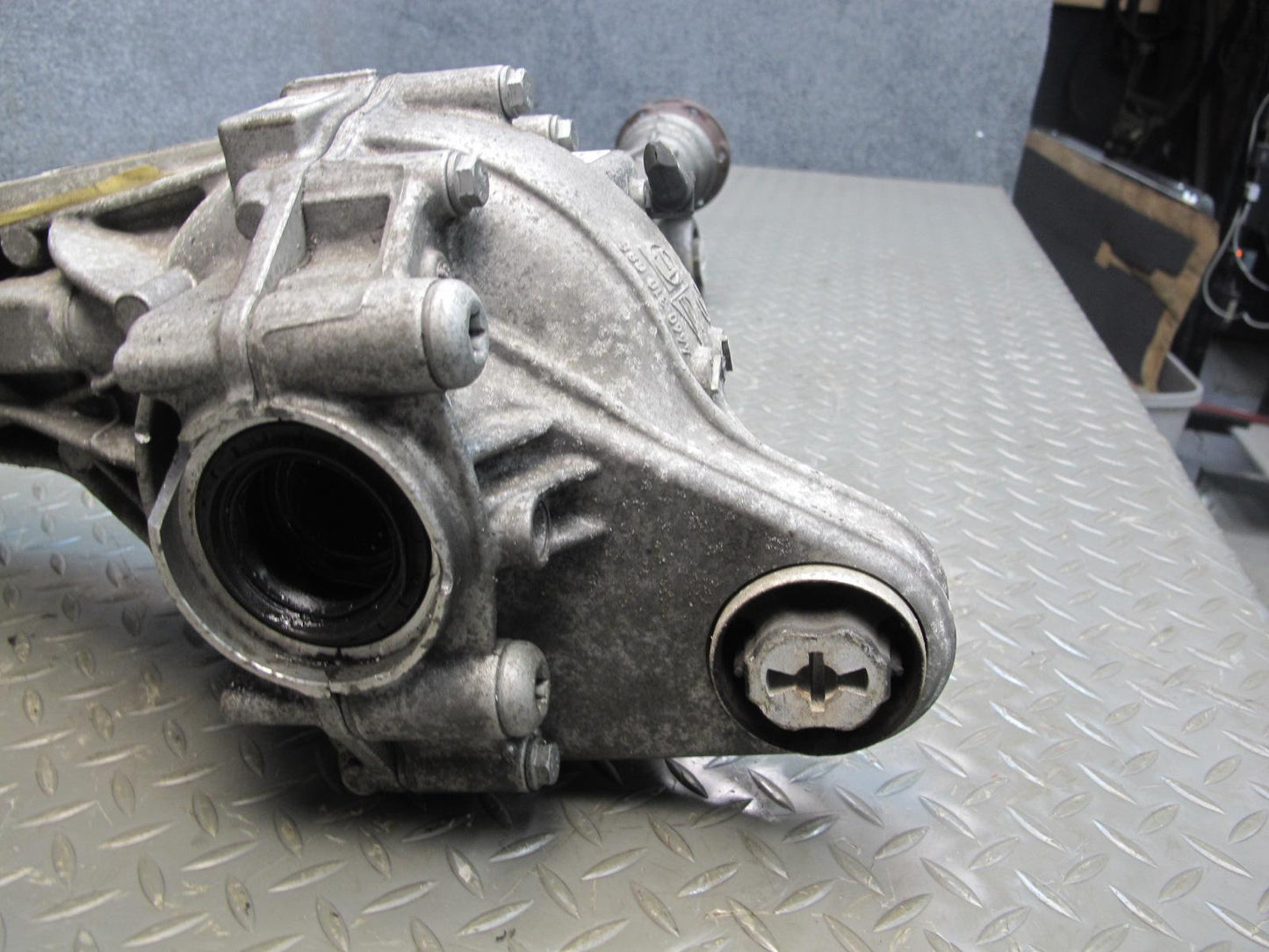 2011-2014 Porsche Cayenne 958 4.8L Turbo AWD AGT Front Differential Carrier 91k
