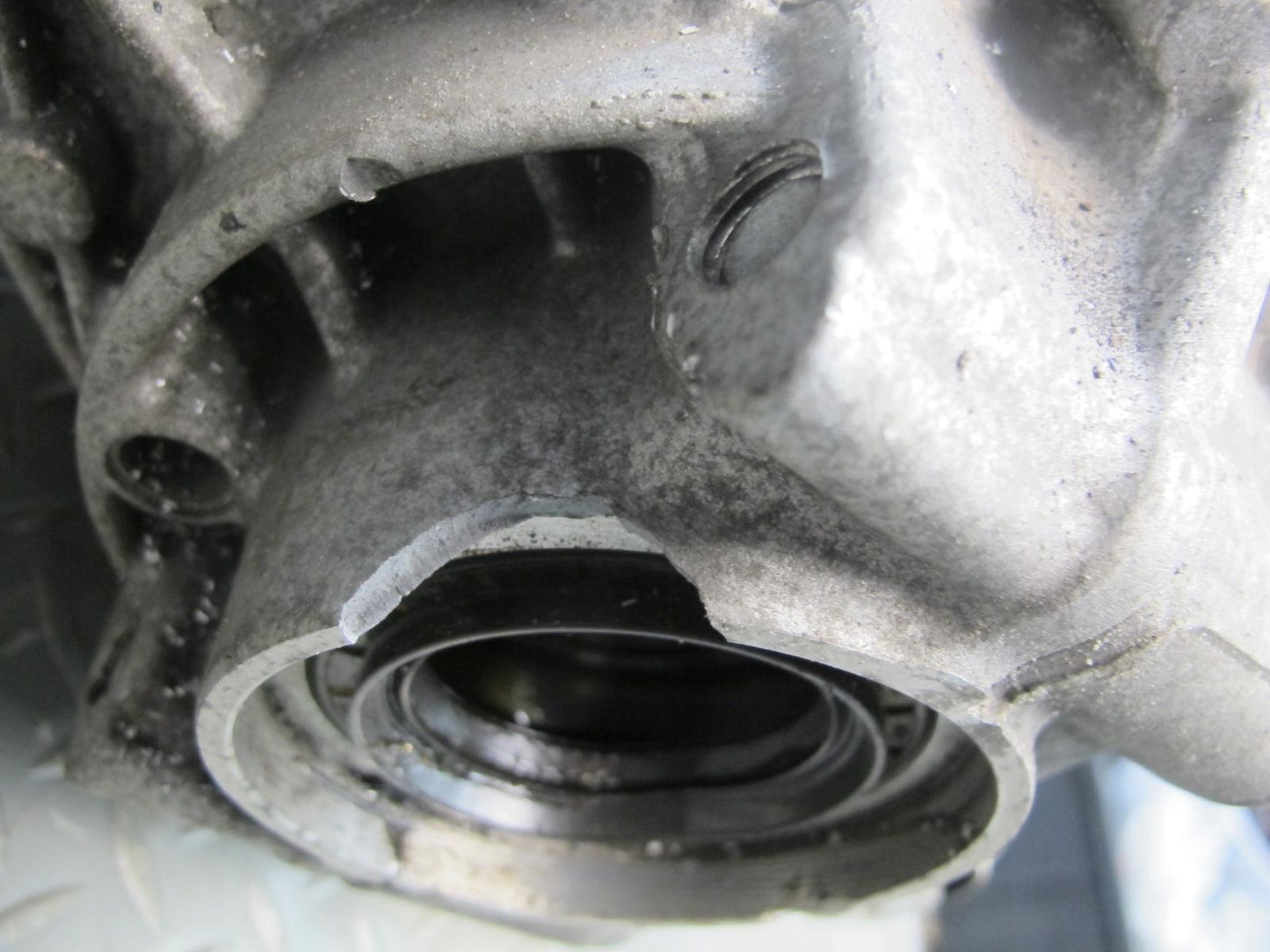 2011-2014 Porsche Cayenne 958 4.8L Turbo AWD AGT Front Differential Carrier 91k