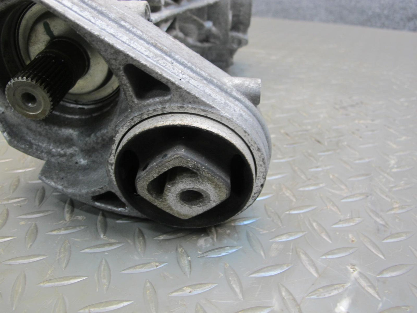 2011-2014 Porsche Cayenne 958 4.8L Turbo AWD AGT Front Differential Carrier 91k