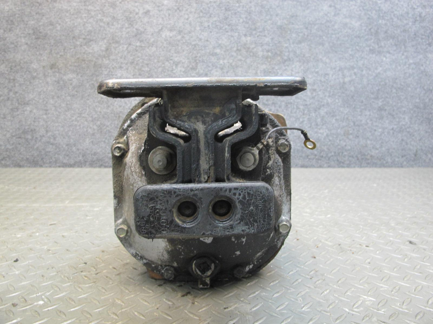 85-86 Nissan Z31 300ZX Turbo Rear Differential Carrier 3.545 Ratio OEM
