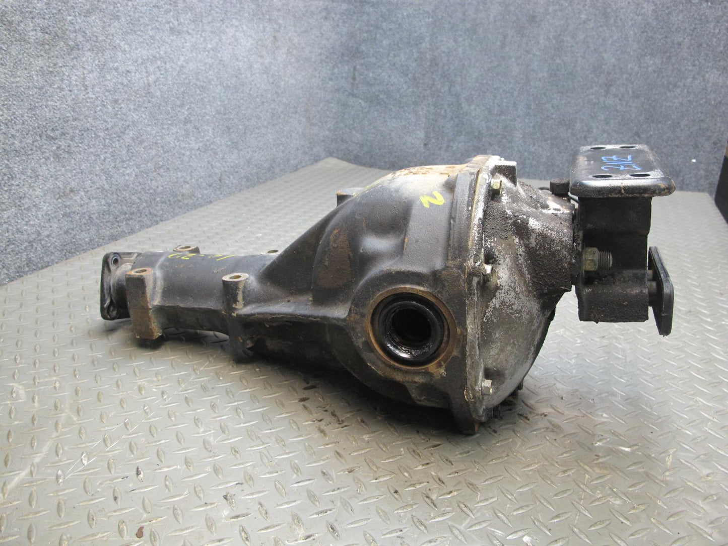 85-86 Nissan Z31 300ZX Turbo Rear Differential Carrier 3.545 Ratio OEM