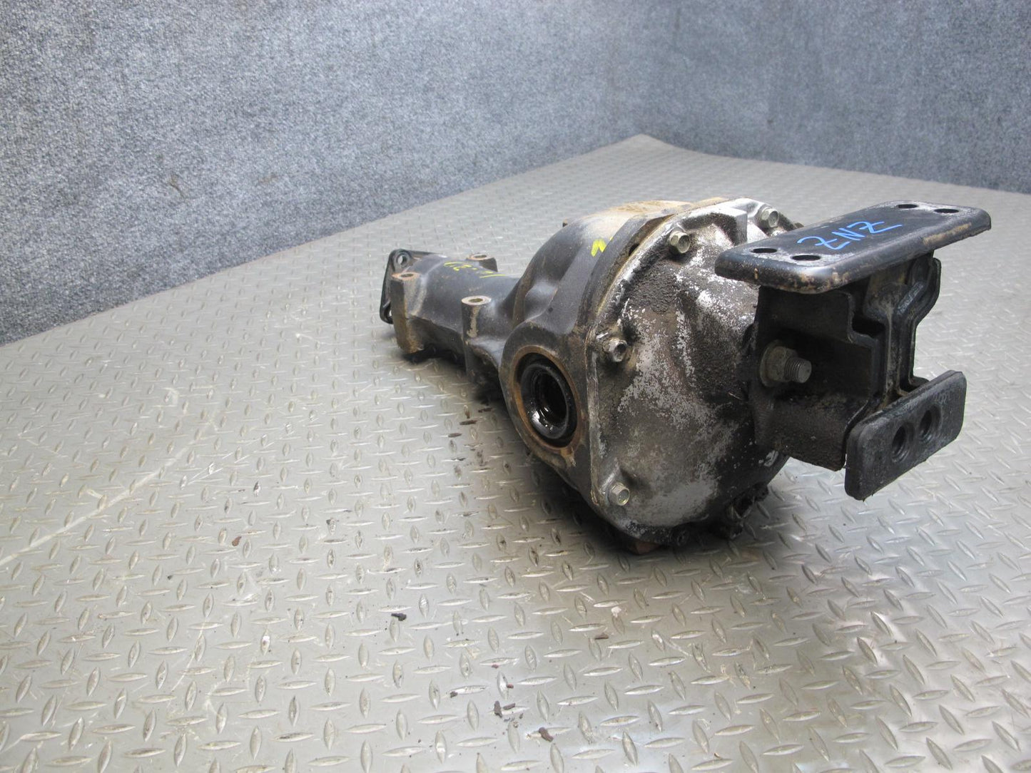 85-86 Nissan Z31 300ZX Turbo Rear Differential Carrier 3.545 Ratio OEM