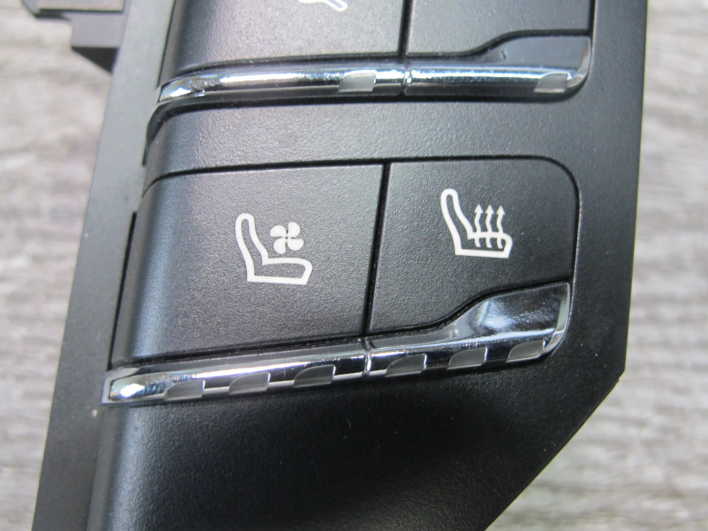 2011-2012 Porsche Cayenne 958 Center Console A/C Heater Climate Control Switch