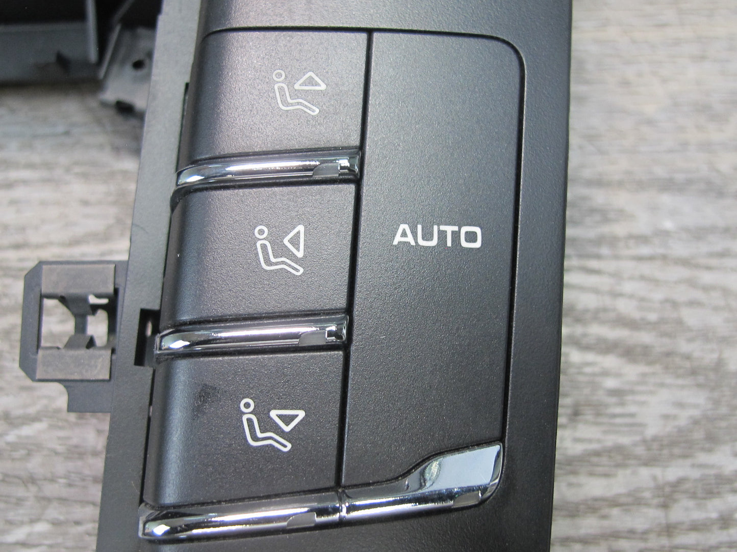 2011-2012 Porsche Cayenne 958 Center Console A/C Heater Climate Control Switch