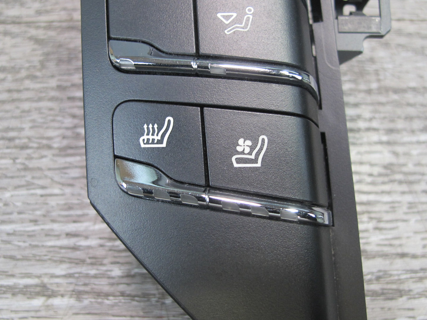 2011-2012 Porsche Cayenne 958 Center Console A/C Heater Climate Control Switch