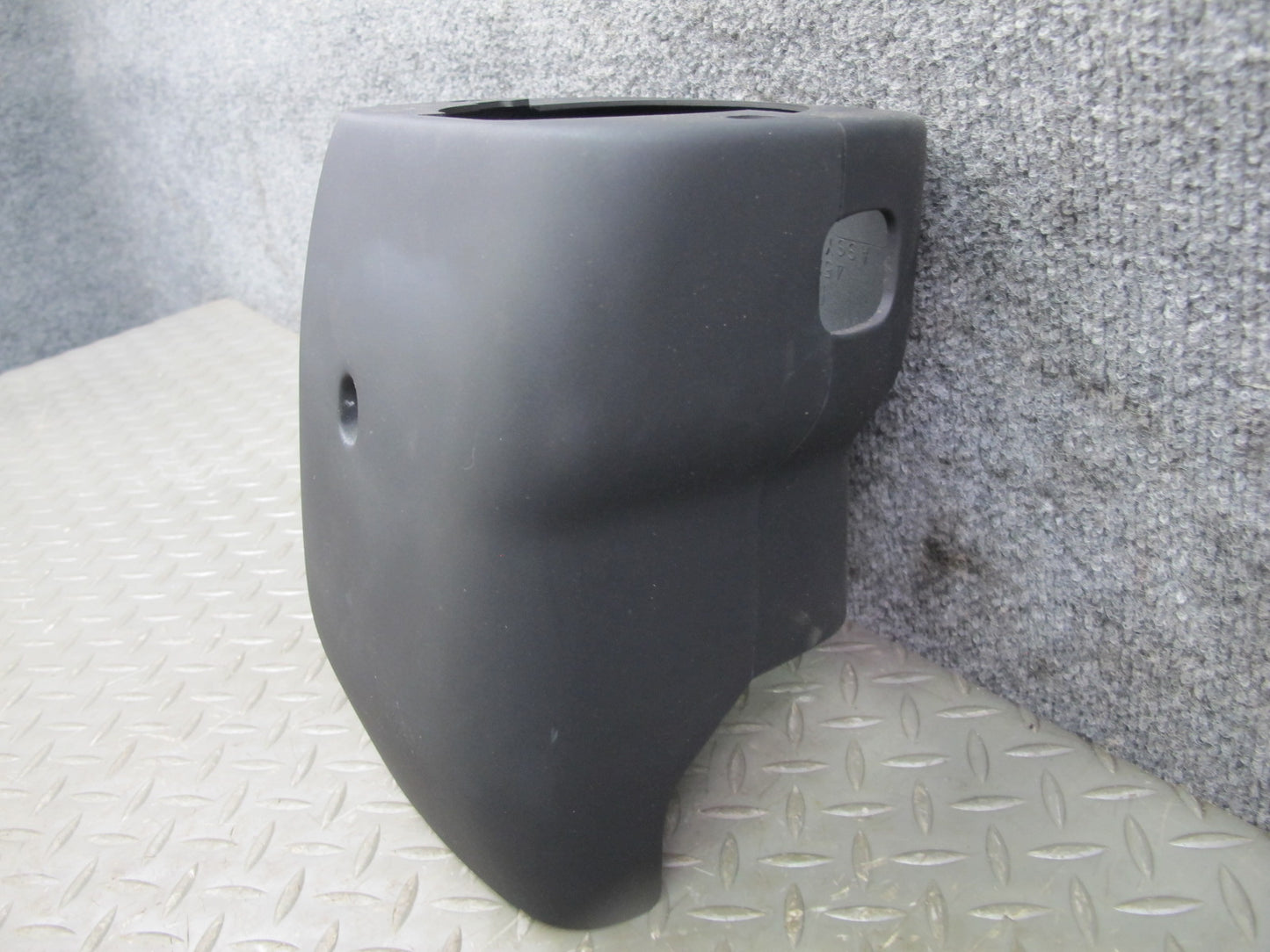 01-05 Lexus JCE10L IS300 Steering Column Upper & Lower Cover Trim Black Assy OEM