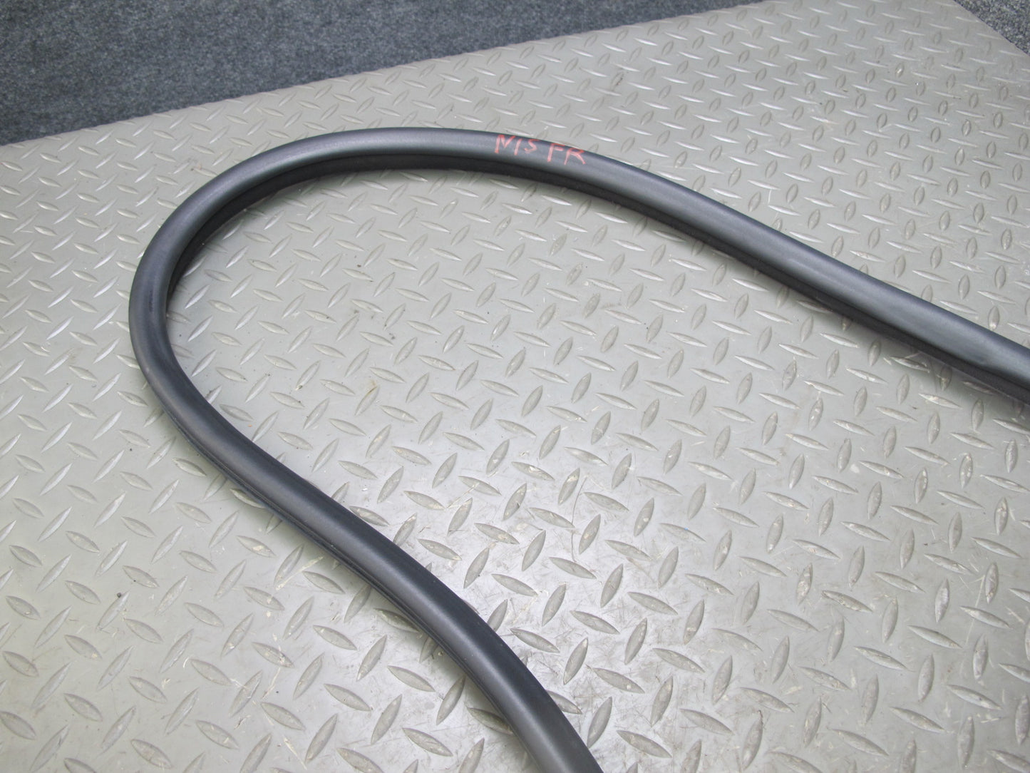 01-05 Lexus JCE10L IS300 Set of 2 Front Right & Left Door Rubber Seal OEM