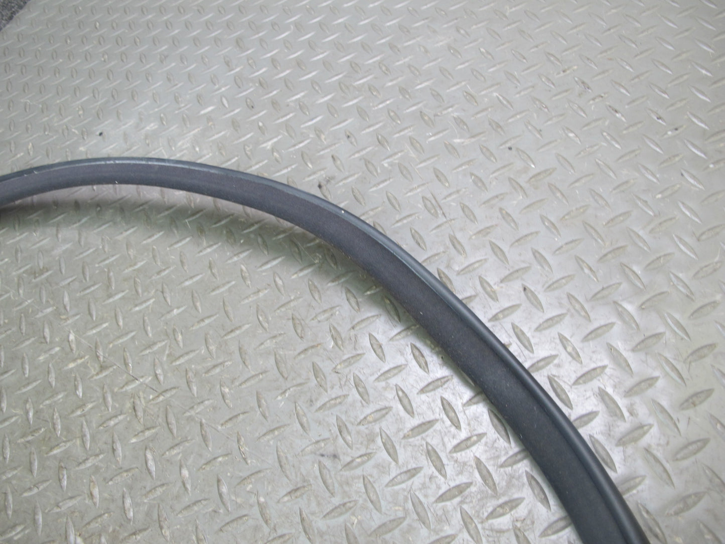 01-05 Lexus JCE10L IS300 Set of 2 Front Right & Left Door Rubber Seal OEM