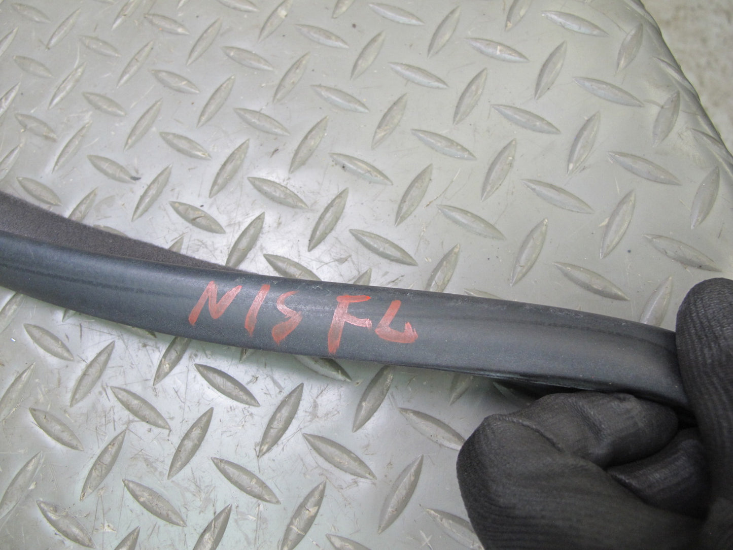 01-05 Lexus JCE10L IS300 Set of 2 Front Right & Left Door Rubber Seal OEM