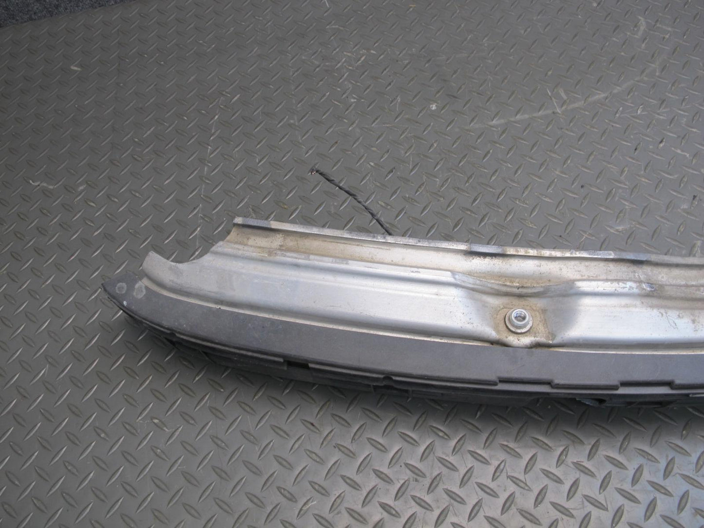 01-06 BMW E46 3-SERIES Front Bumper Impact Reinforcement Bar w Horns 8195300 OEM