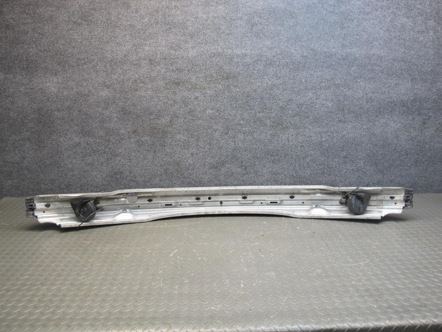 01-06 BMW E46 3-SERIES Front Bumper Impact Reinforcement Bar w Horns 8195300 OEM