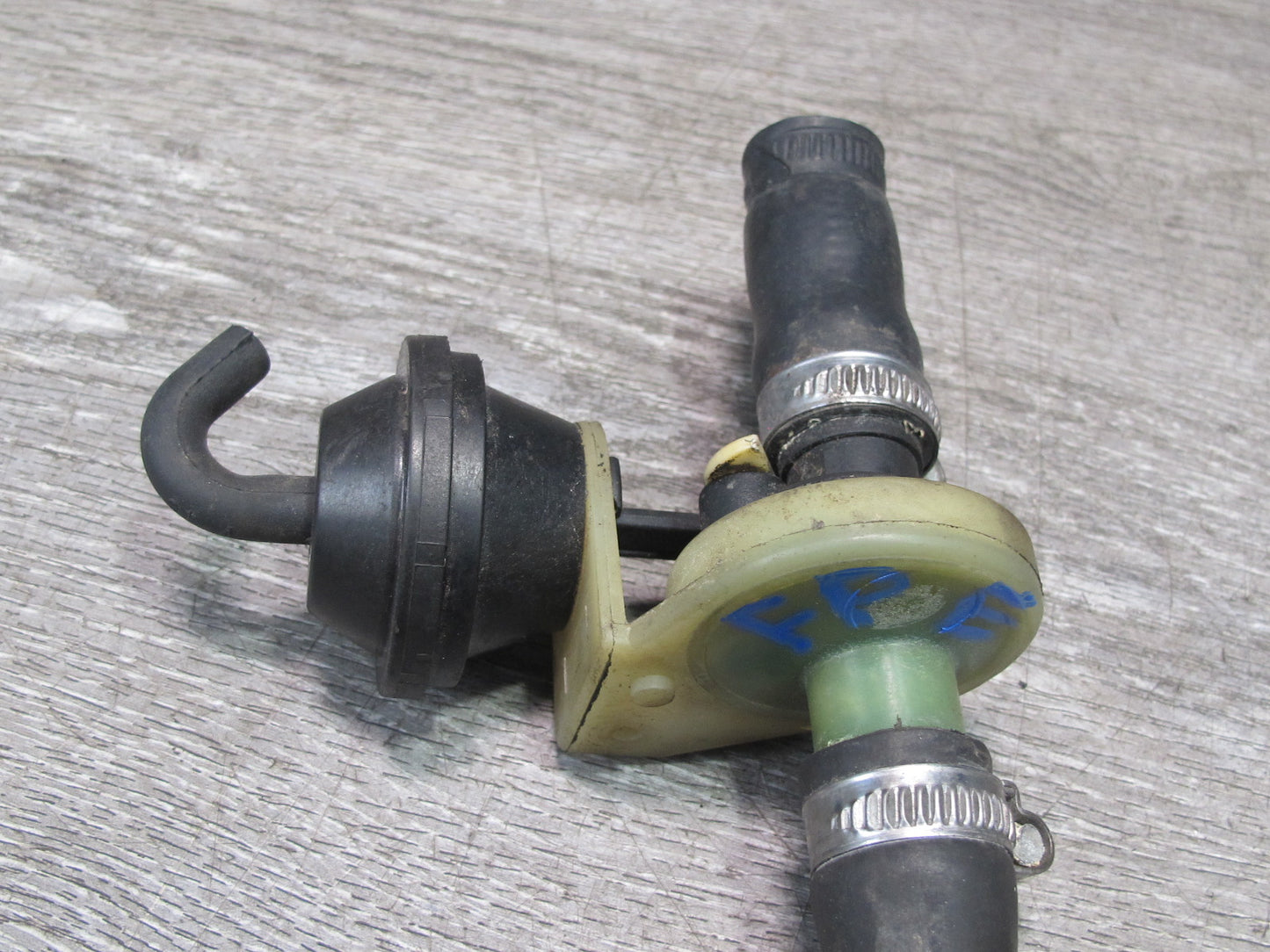 1987-1991 Porsche 928 S Hvac Coolant Control Valve W/ Hose