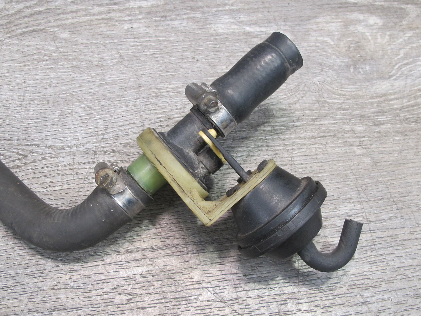 1987-1991 Porsche 928 S Hvac Coolant Control Valve W/ Hose