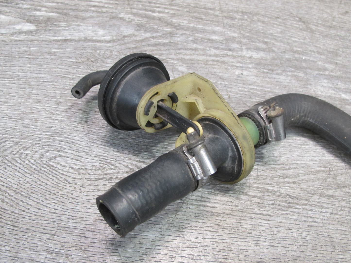 1987-1991 Porsche 928 S Hvac Coolant Control Valve W/ Hose