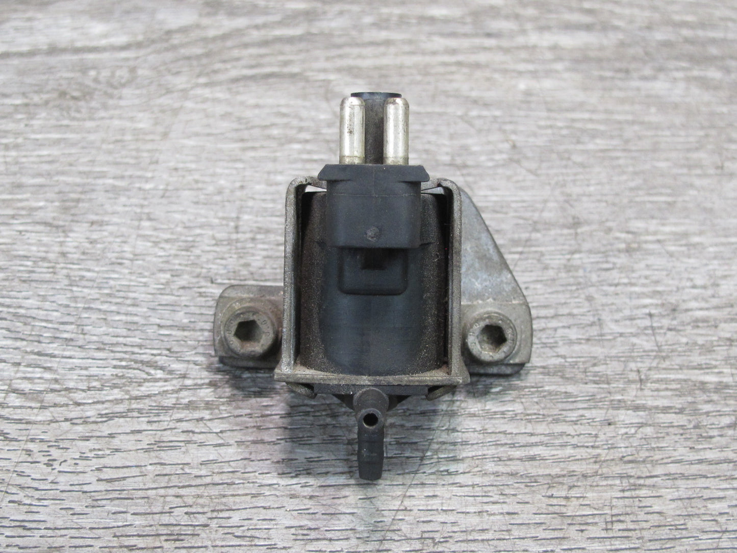 1987-1989 Porsche 928 S 5.0L V8 Engine EGR Vacuum Solenoid Valve