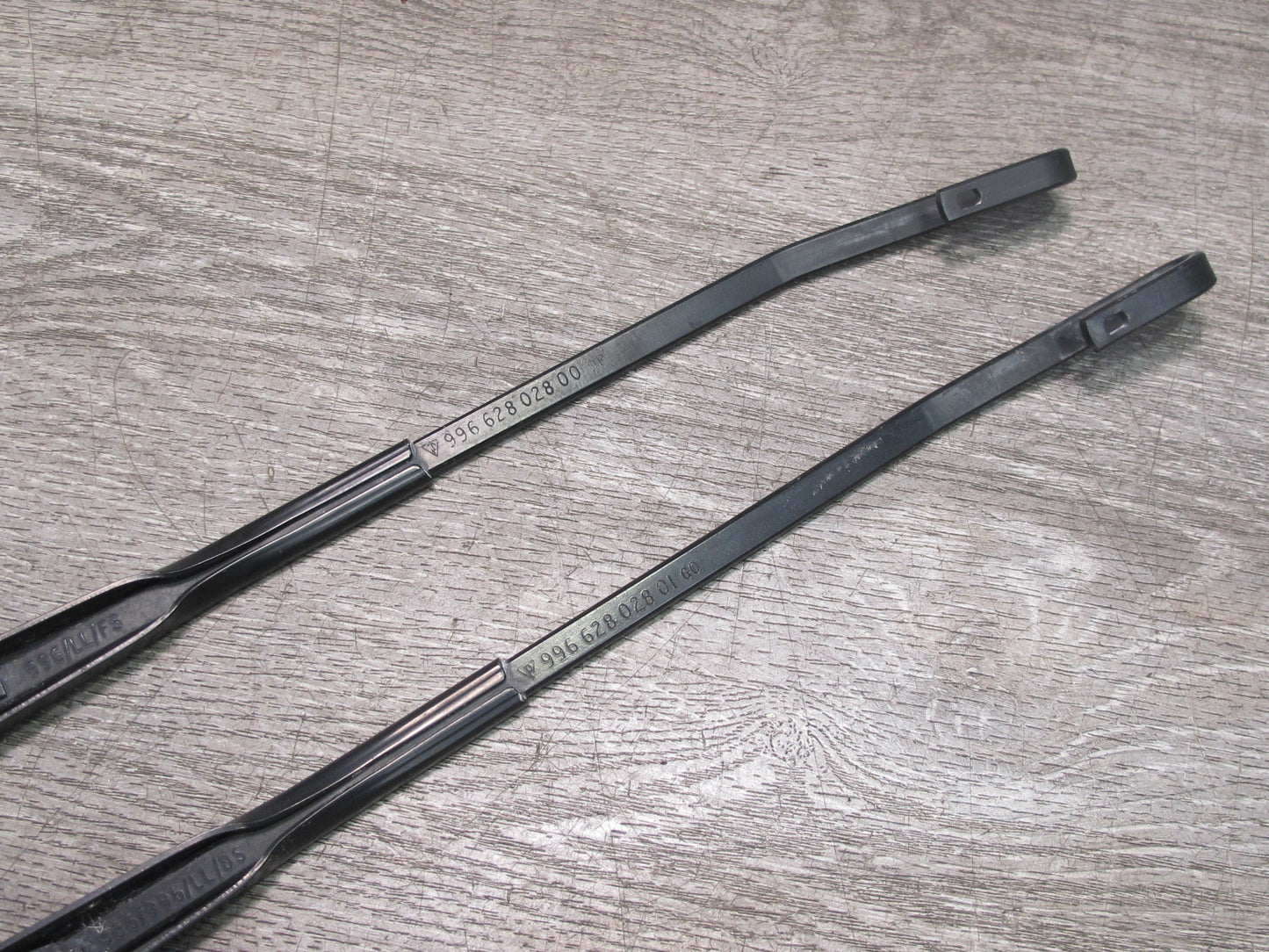 1999-2005 Porsche 911 Carrera 996 Front Left Right Side Windshield Wiper Arm Set