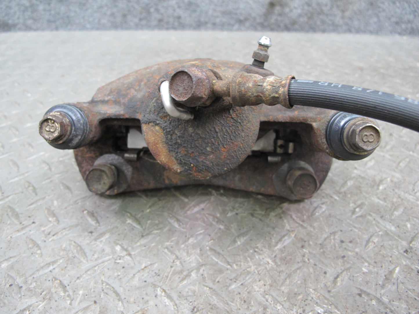 85-86 Toyota MR2 AW15 Set of 2 Front Left & Right Brake Caliper OEM