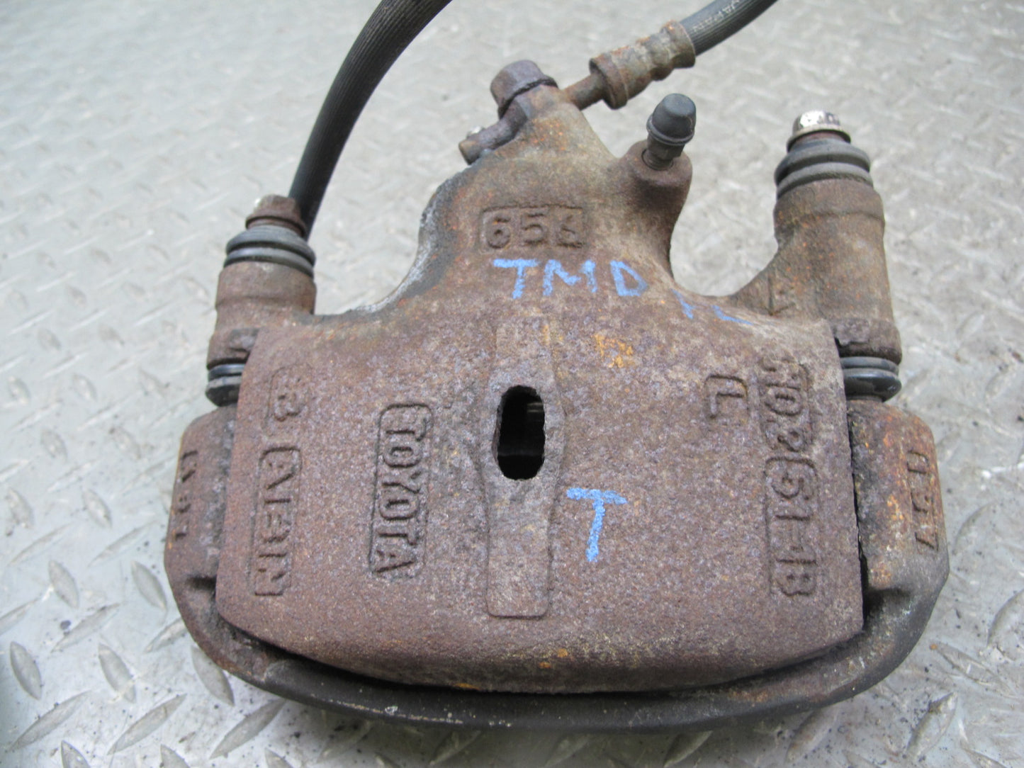85-86 Toyota MR2 AW15 Set of 2 Front Left & Right Brake Caliper OEM