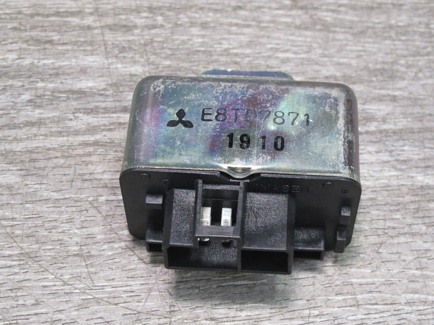 91-93 Mitsubishi 3000GT Fuel Pump Relay Module E8T07871 OEM