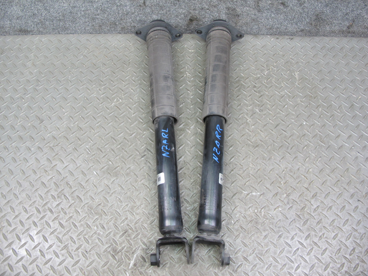 15-20 Nissan Z34 370Z Set of 2 Rear Suspension Shock Strut Absorber OEM