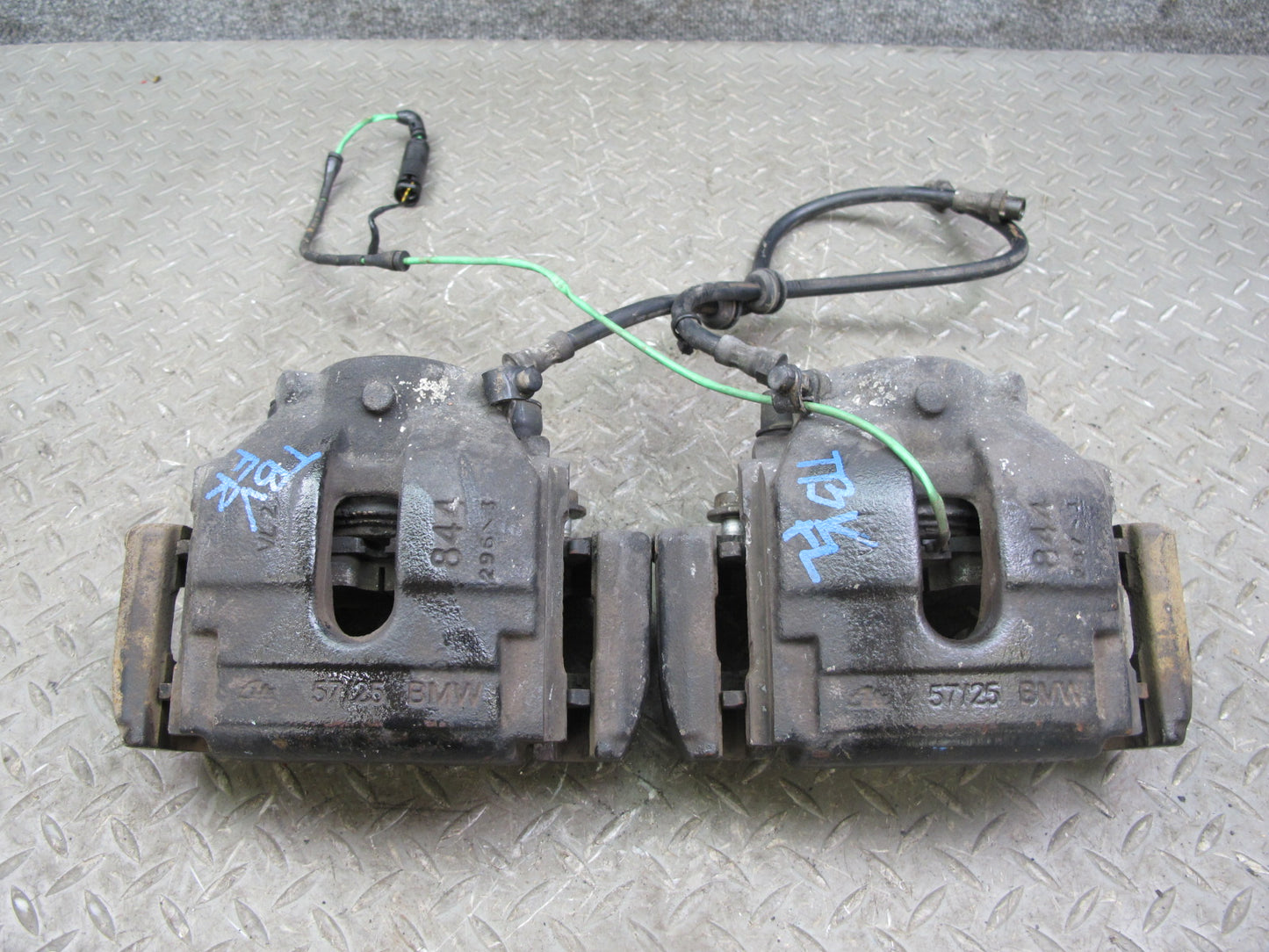 01-06 BMW E46 330Ci 330i RWD Set of 2 Front Left & Right Brake Caliper OEM