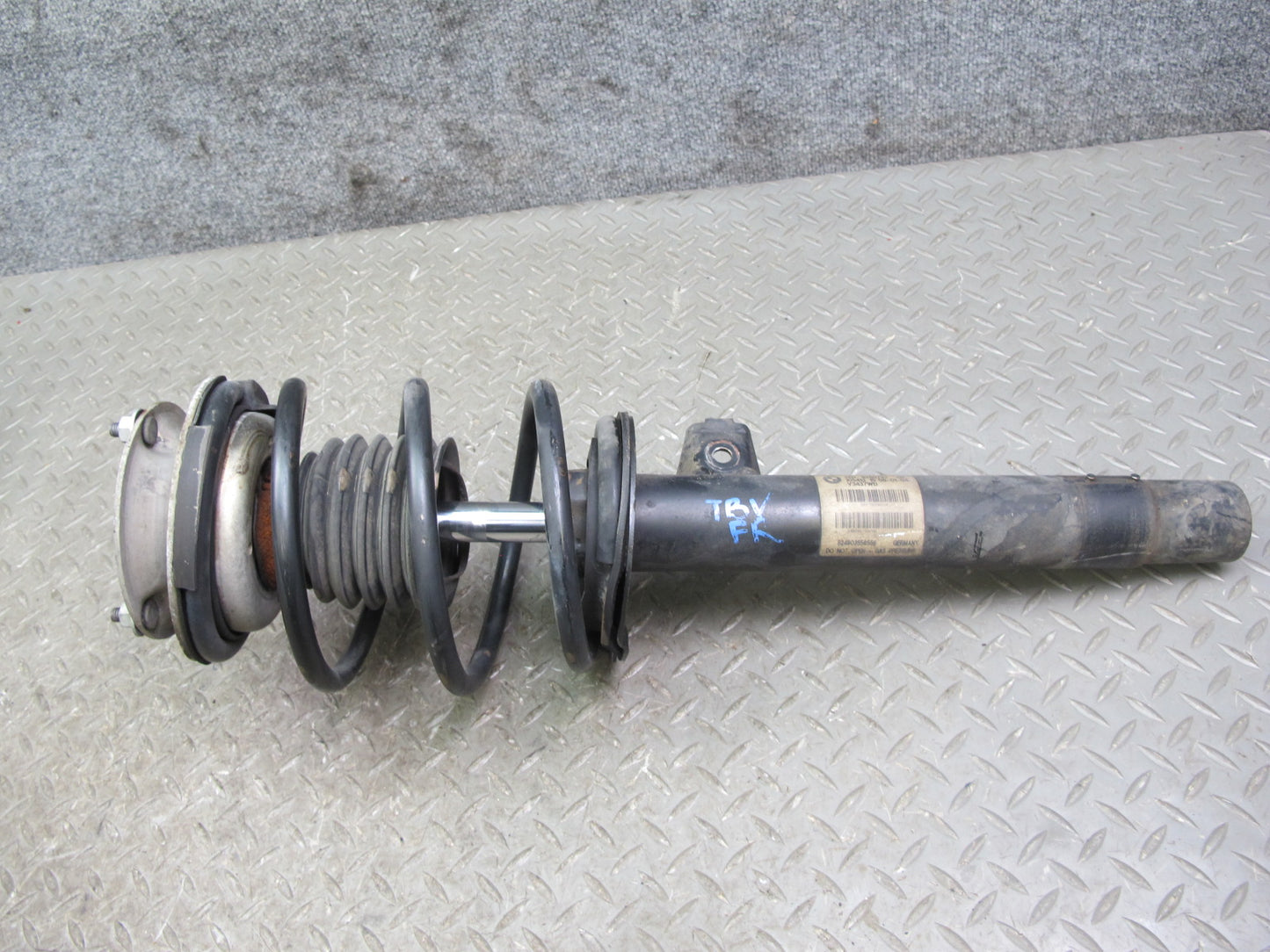 01-06 BMW E46 3-SERIES Front Left & Right Sport Strut Shock Absorber Set OEM