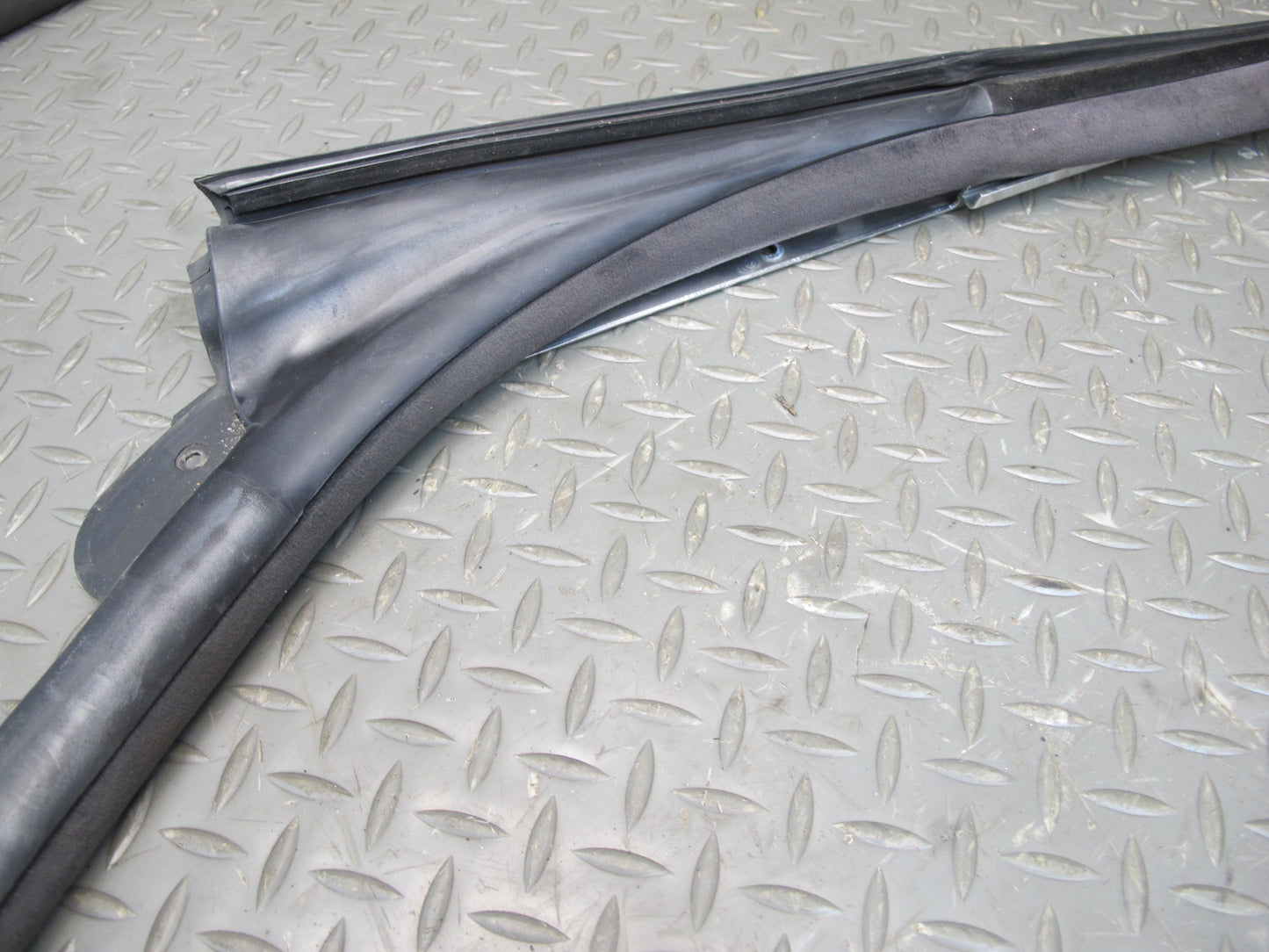 01-06 BMW E46 Convertible Left & Right Door Weatherstrip Rubber Seal Set OEM