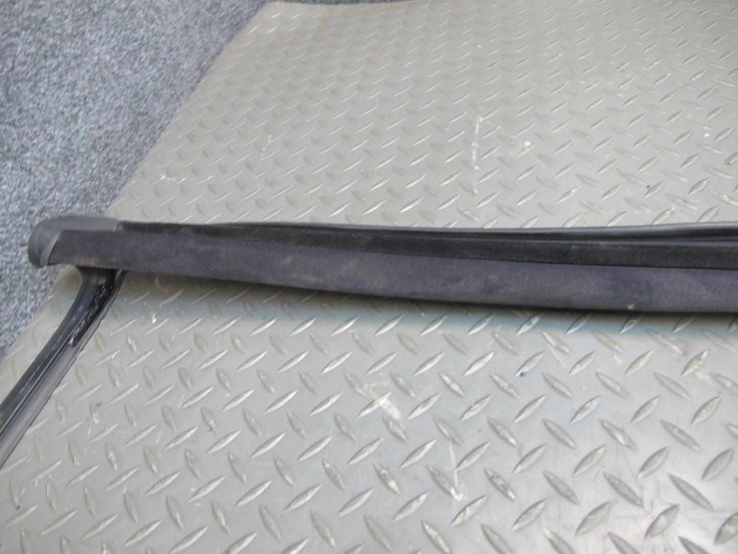 01-06 BMW E46 Convertible Left & Right Door Weatherstrip Rubber Seal Set OEM