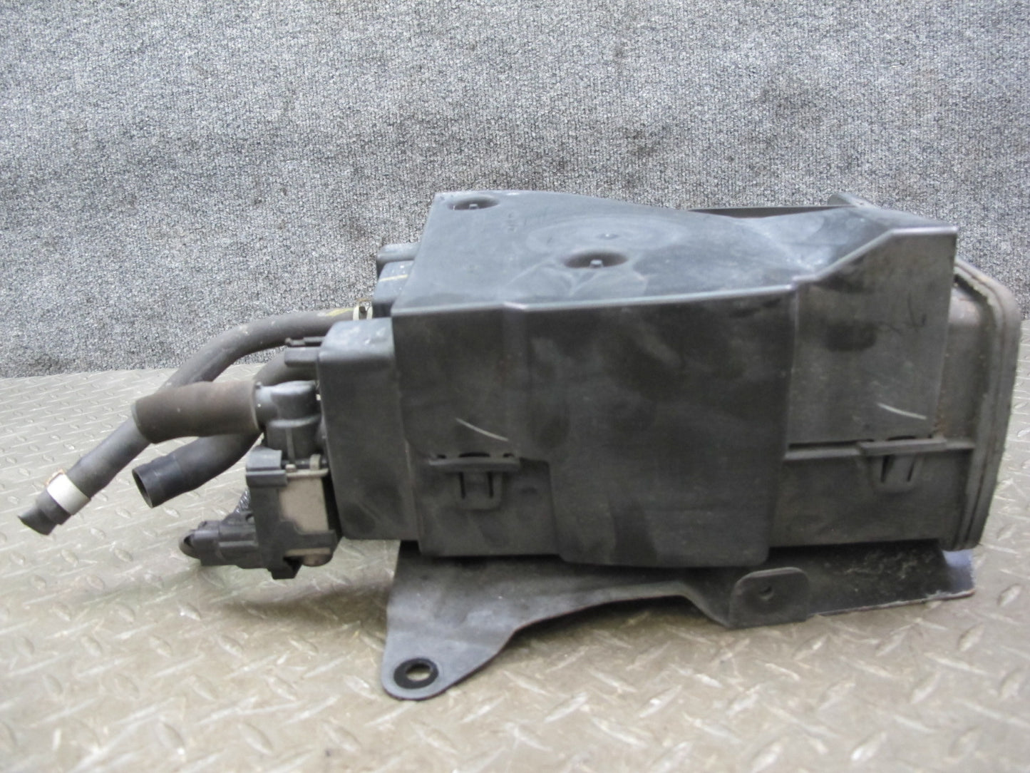 09-20 Nissan Z34 370Z Fuel Evap Vapor Charcoal Canister OEM