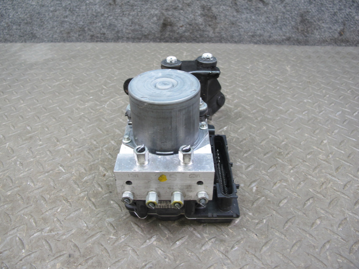 13-19 Nissan Z34 370Z A/T Convertible ABS Anti-lock Brake Pump Module Unit OEM