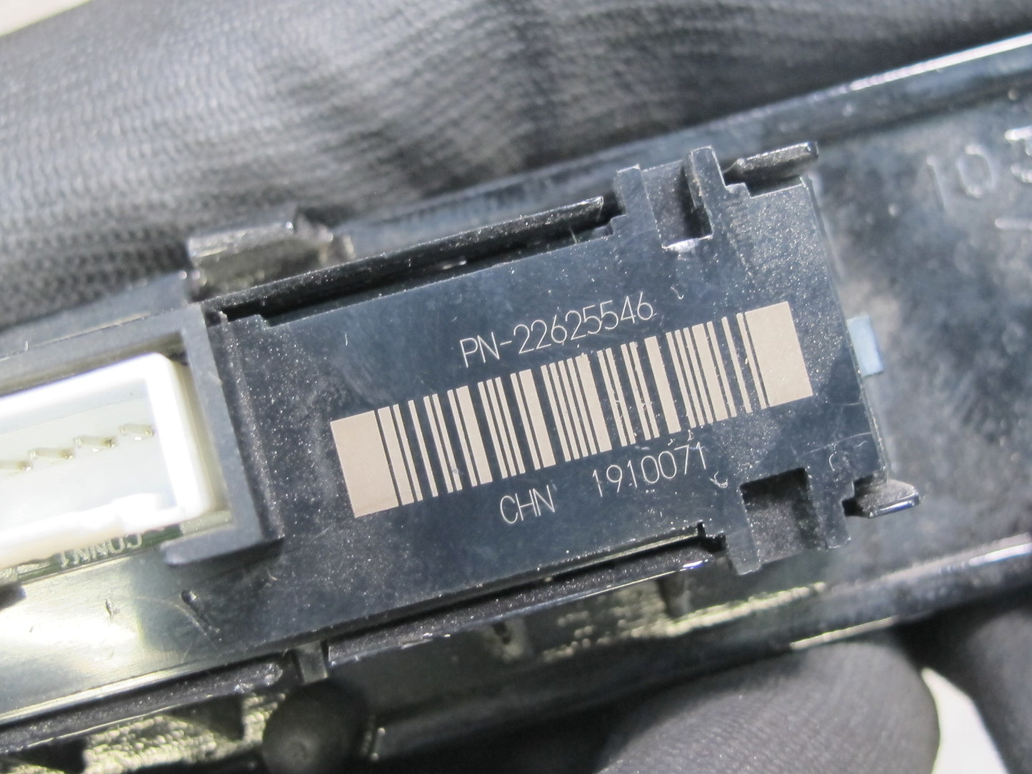 07-10 Saturn SKY Traction Control Button Passenger Indicator Switch Panel OEM