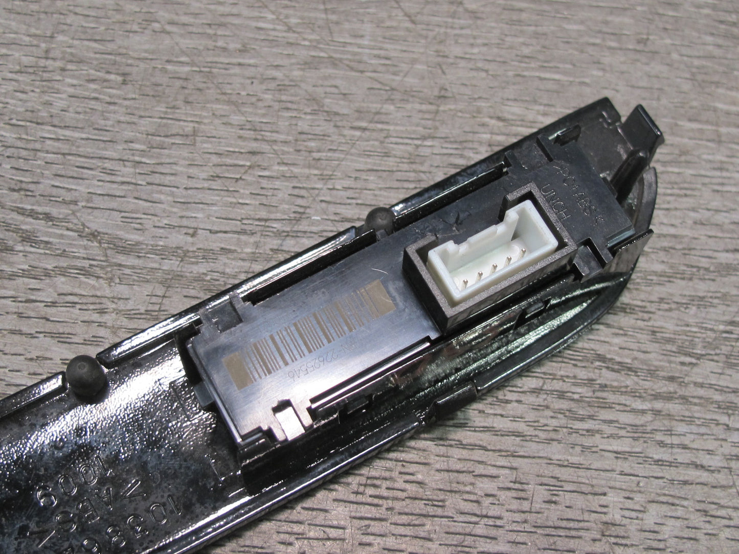 07-10 Saturn SKY Traction Control Button Passenger Indicator Switch Panel OEM