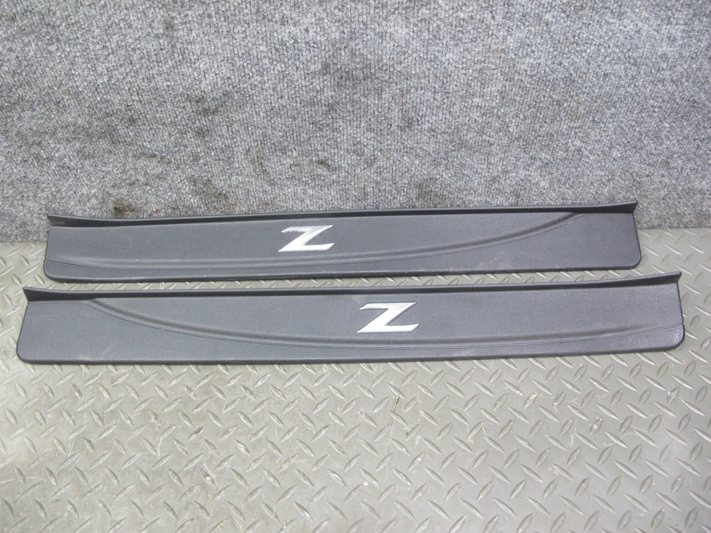 09-20 Nissan Z34 370Z Set of 2 Left & Right Door Scuff Sill Plate Trim Panel OEM