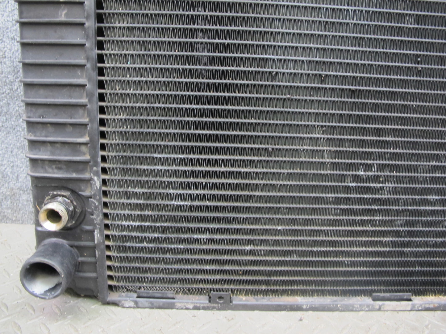 1987-1989 Porsche 928 S4 5.0L M/T Engine Motor Cooling Radiator 92810604400