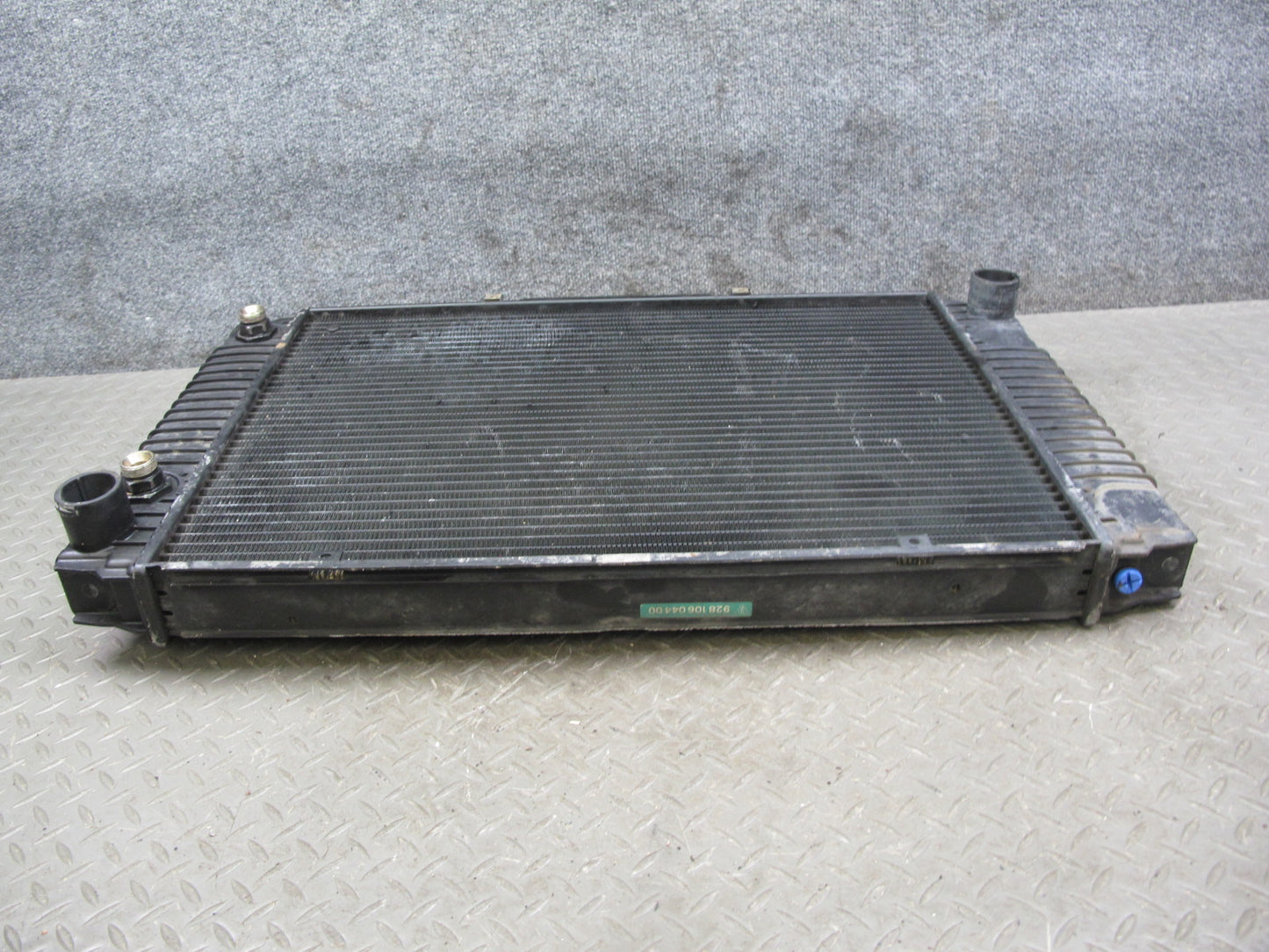 1987-1989 Porsche 928 S4 5.0L M/T Engine Motor Cooling Radiator 92810604400