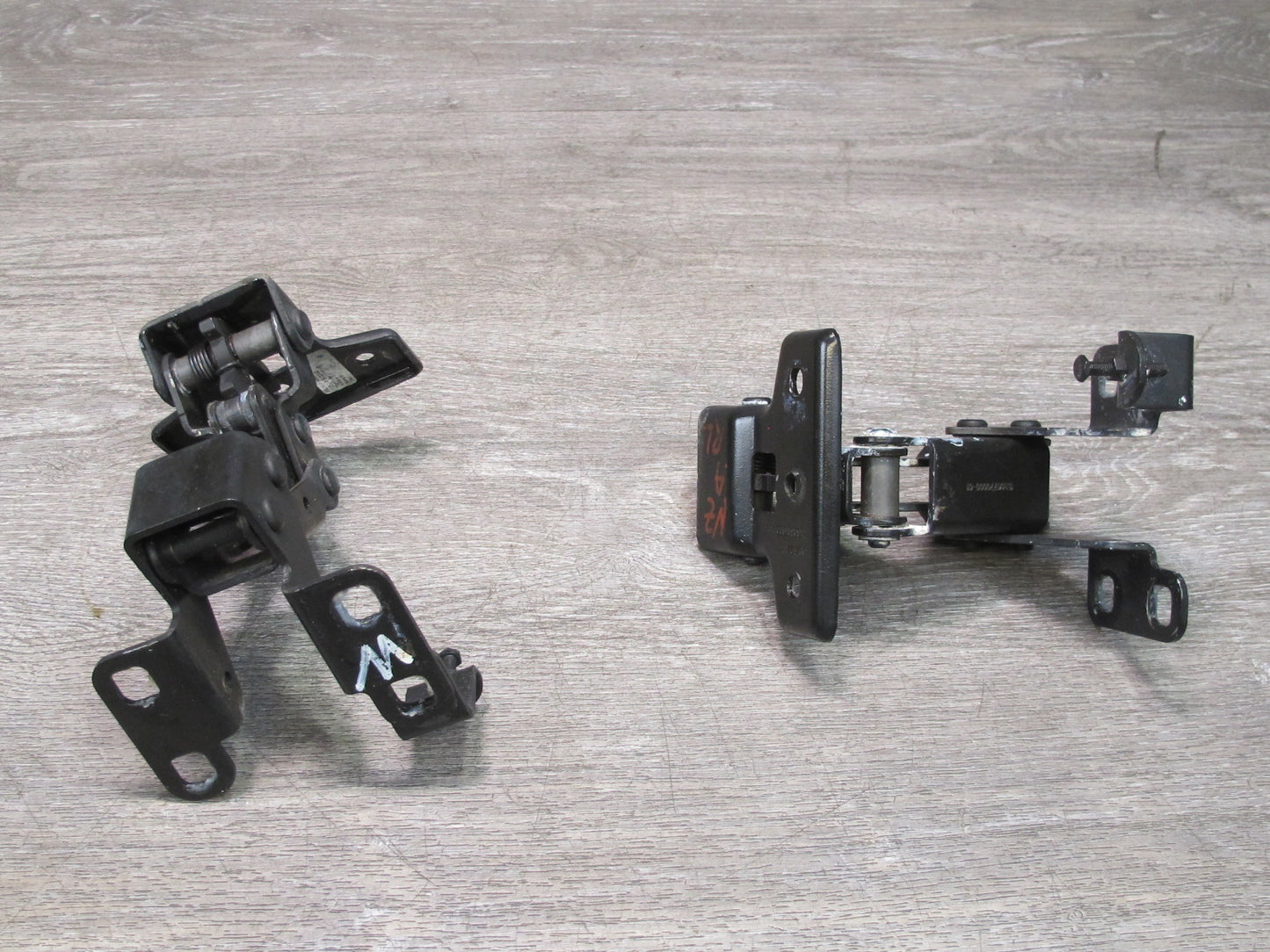10-19 Nissan 370Z Z34 Convertible Set of 2 Rear Left & Right TOP Hinge OEM