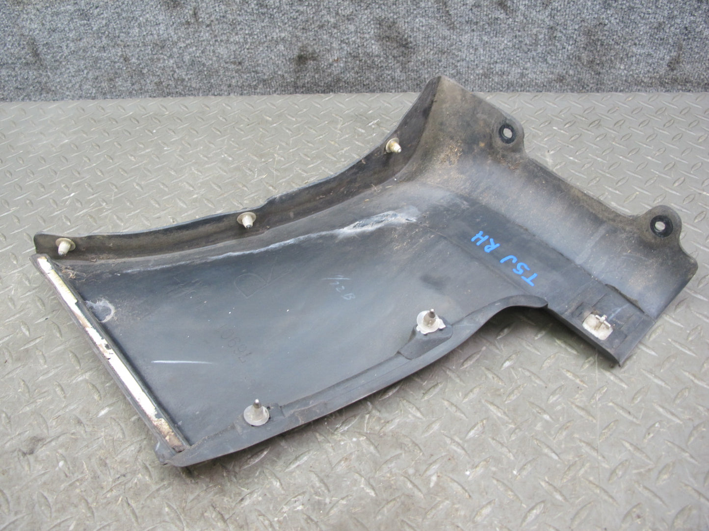 86-92 Toyota Supra MA70L Set  of 2 Rear Left & Right Lower Quarter Molding OEM