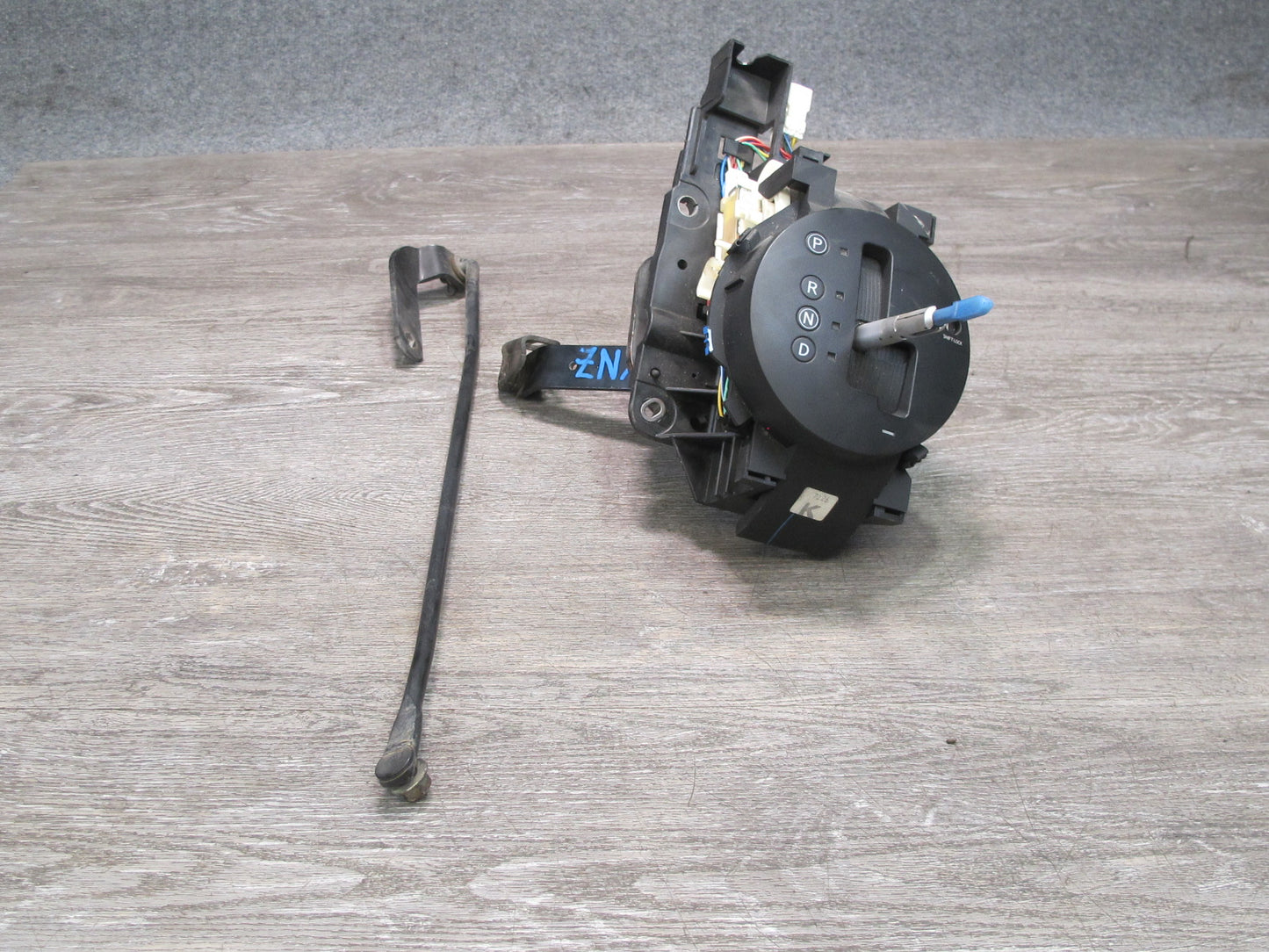 07-08 Nissan 350Z Z33 Coupe A/T Automatic Transmission Shifter w Linkage OEM