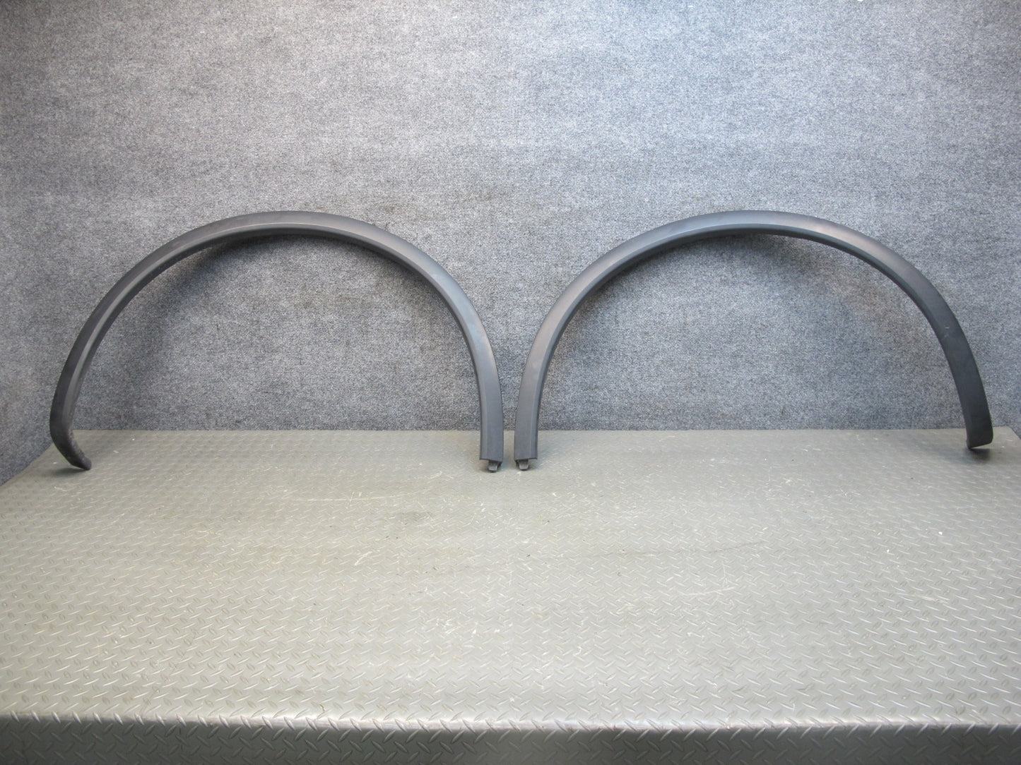 11-18 Porsche Cayenne 958 Rear Left & Right Wheel Fender Flare Trim Molding Set