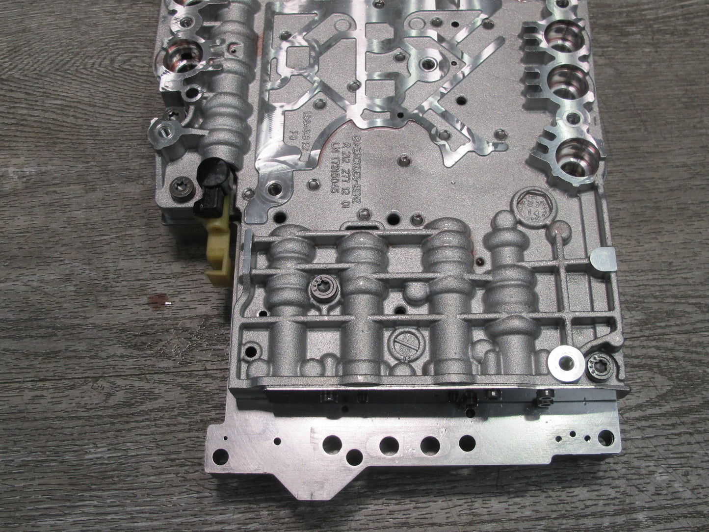 14-15 Mercedes X166 W166 722.9 Transmission Valve Body Mechatronic 2122771201