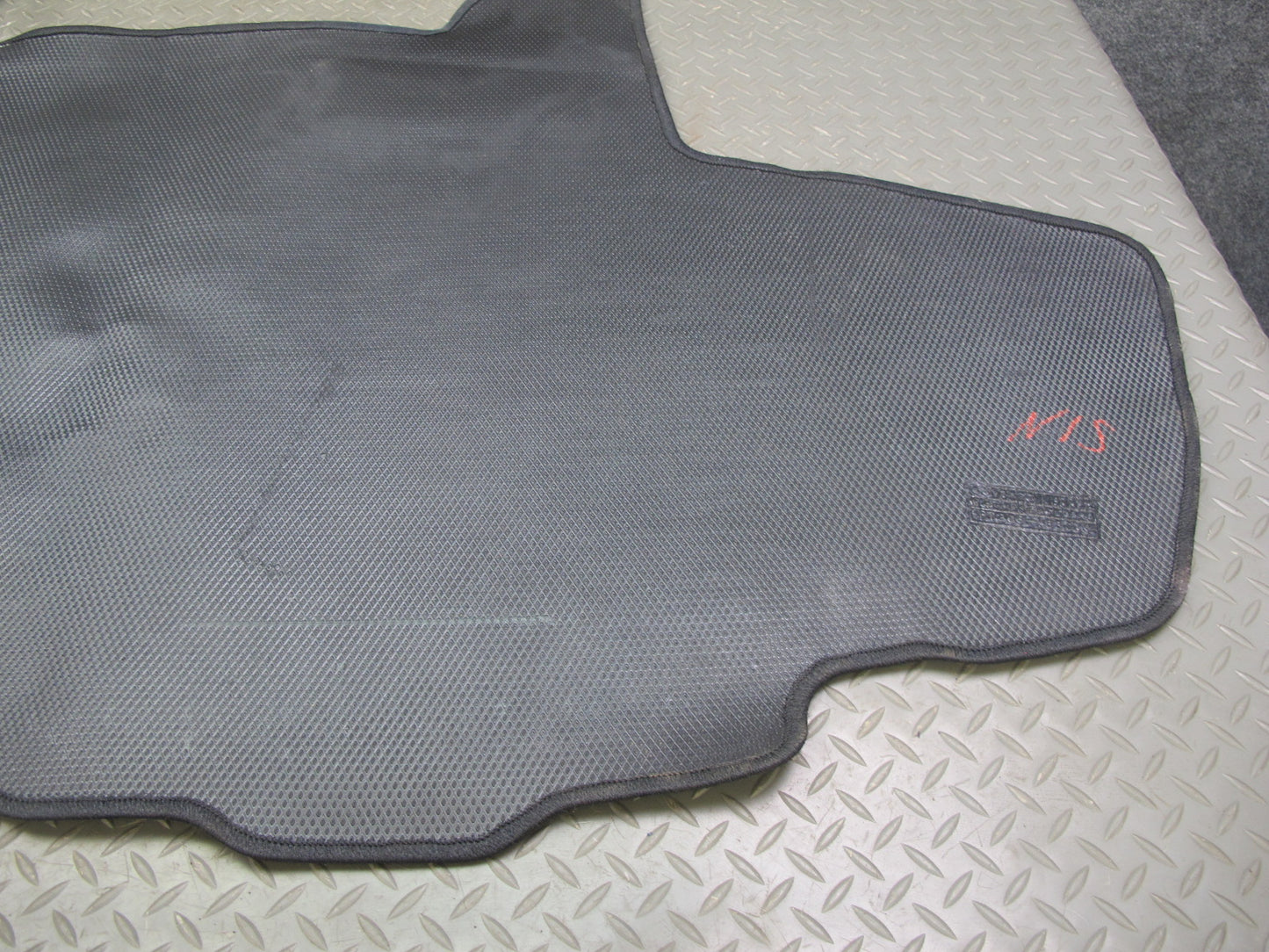 01-05 Lexus JCE10L IS300 Sedan Rear Trunk Floor MAT Carpet Cover OEM