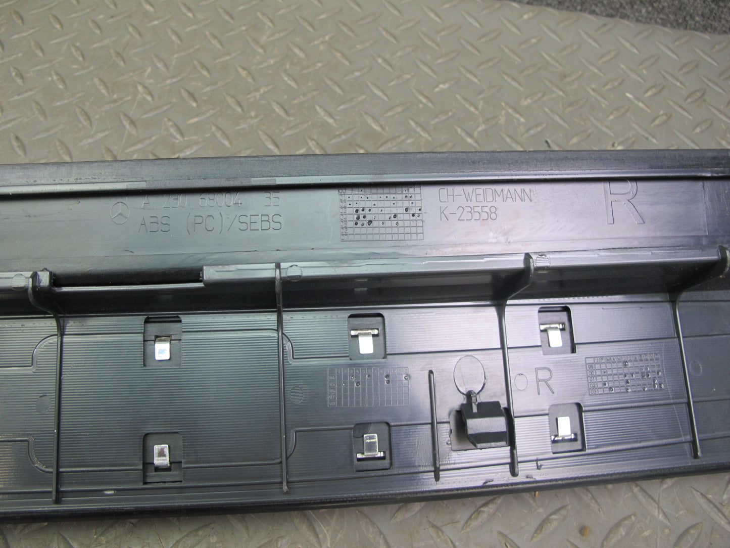 03-12 Mercedes R230 Set of 2 Left & Right Door Step Sill Plate Trim Panel OEM