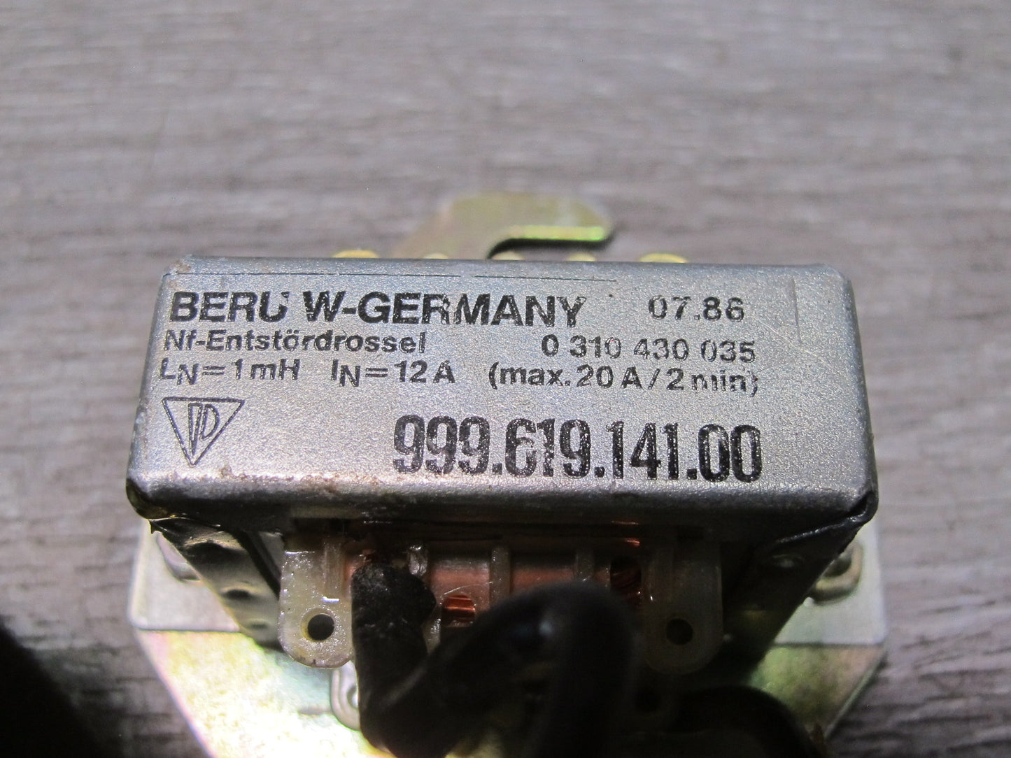 1987-1990 Porsche 928 S Electrical Noise Suppressor Booster 99961914100