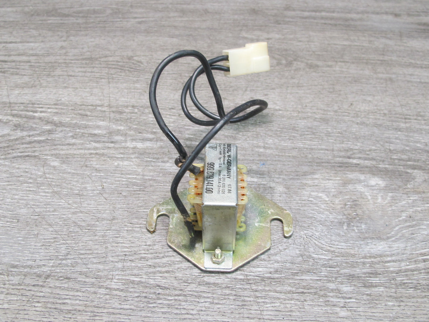 1987-1990 Porsche 928 S Electrical Noise Suppressor Booster 99961914100