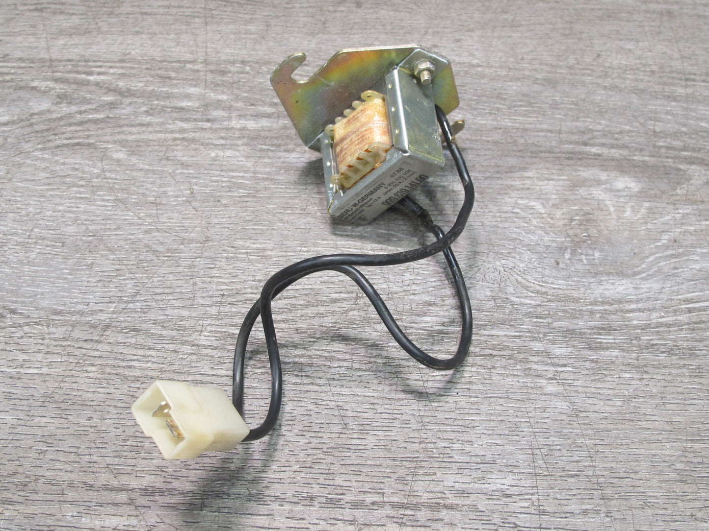 1987-1990 Porsche 928 S Electrical Noise Suppressor Booster 99961914100