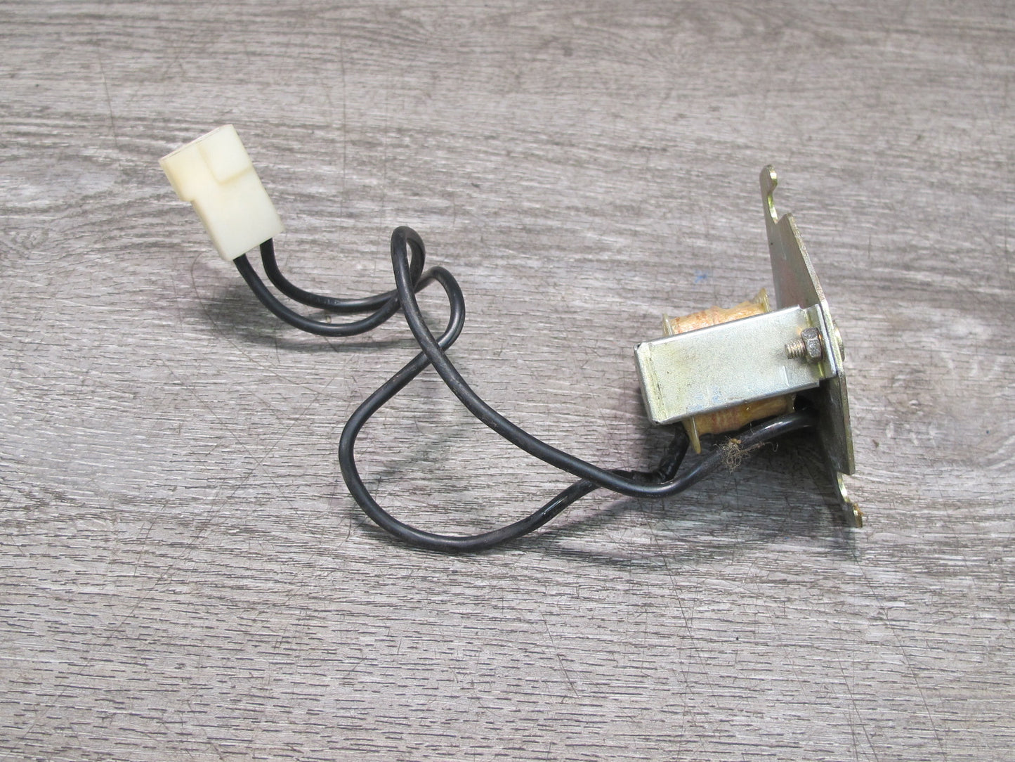 1987-1990 Porsche 928 S Electrical Noise Suppressor Booster 99961914100