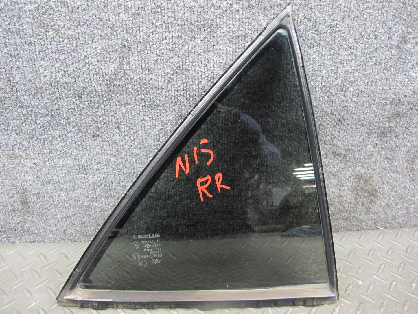 01-05 Lexus JCE10L IS300 Sedan Rear Right Door Quarter Glass Window OEM